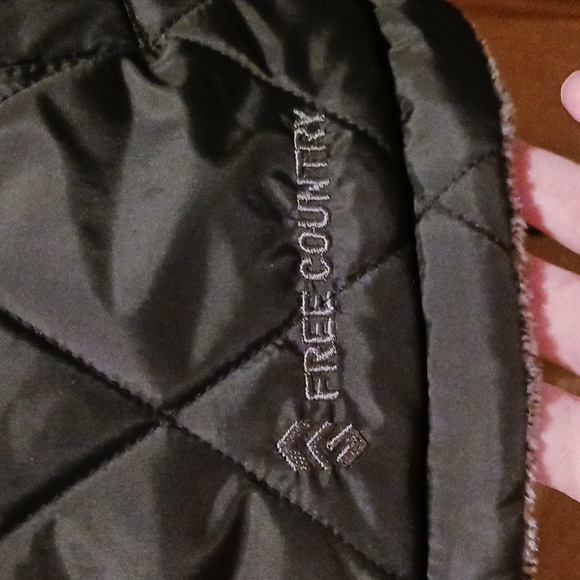 Free Country black and gray Sherpa-Fleece Lined Reversable Puffer Vest. Size L - Picture 4 of 7